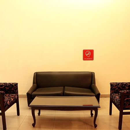 Collection O Hotel Shalimar Колката Екстериор снимка