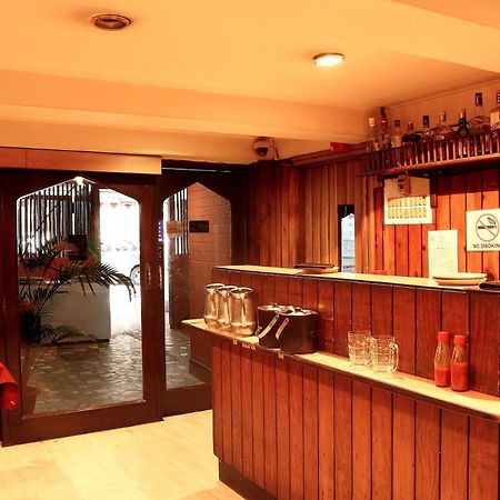 Collection O Hotel Shalimar Колката Екстериор снимка